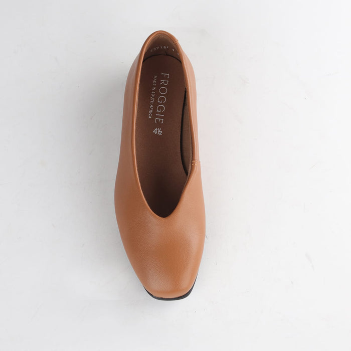 Froggie Shoes Shoes Froggie Women's Flat Pump Shoe-Tan leather - 13004