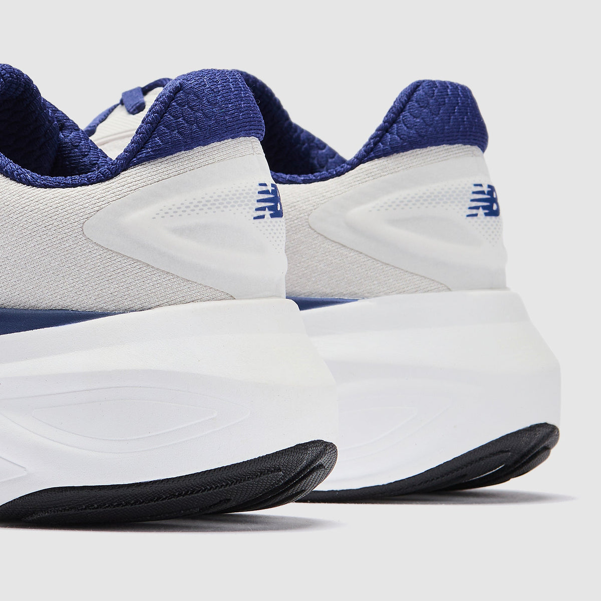 New Balance Womens Fresh Foam MORE v6
