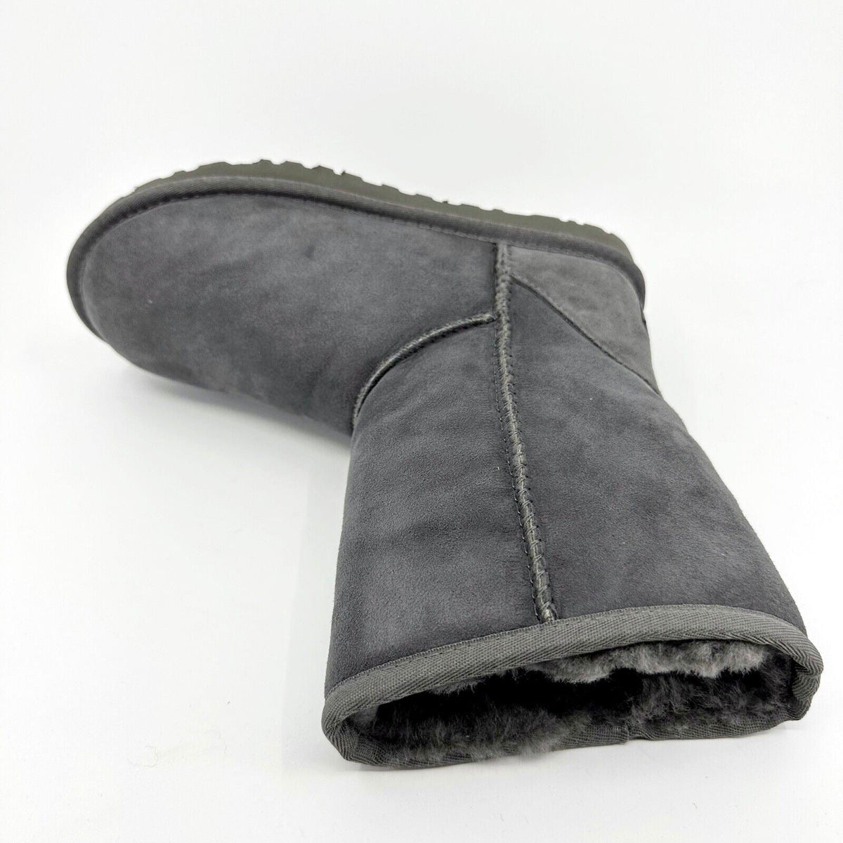 UGG Classic Short Grey Womens Size 6 Sheepskin Suede Boots