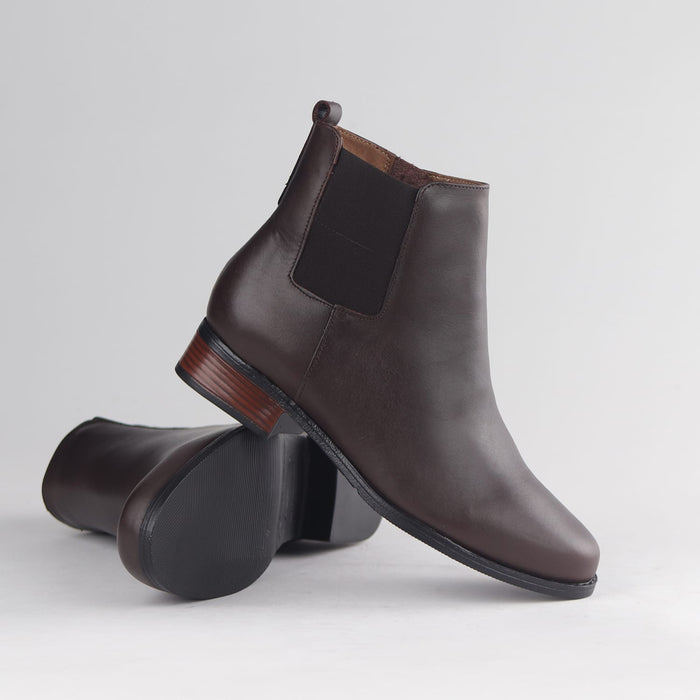 Brown leather women’s Chelsea ankle boots by Froggie featuring classic slip-on styling, low heel, and everyday casual comfort. - 12603