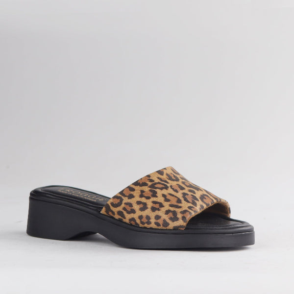 Factory Shop Shoes Froggie Women's Mule Sandal in Leopard - 12925