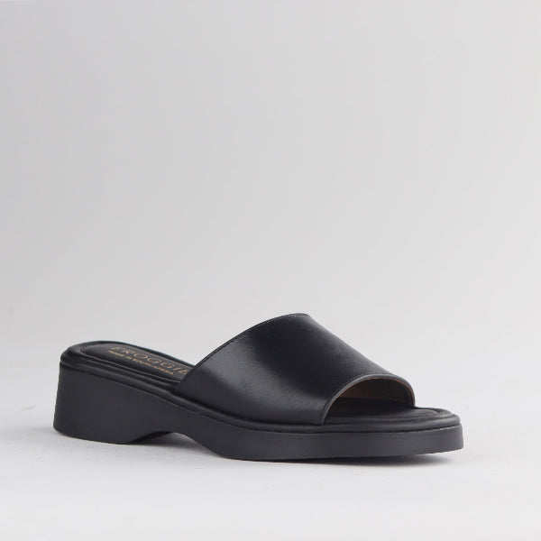 Factory Shop Shoes Froggie Women's Mule Sandal in Black - 12925
