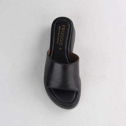 Factory Shop Shoes Froggie Women's Mule Sandal in Black - 12925