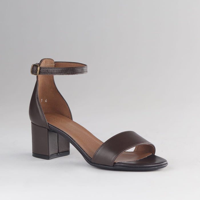 Froggie Shoes Shoes Froggie Women's Closed back ankle strap Sandal-Brown - 11879