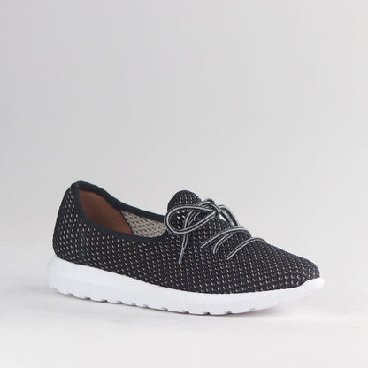 Factory Shop Shoes Froggie Women’s Featherlight Sneaker- Black Woven Fabric- 13046 - side angle.