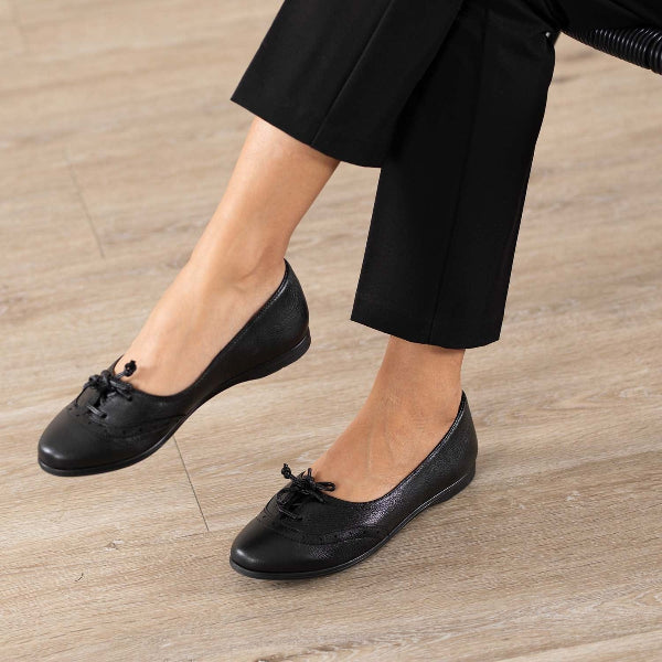 Factory Shop Flat Pump with Bow in Black - 12642 - close up