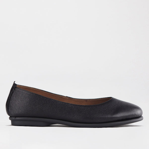 Factory Shop Shoes Flat Pump in Black - 12546 - single side.