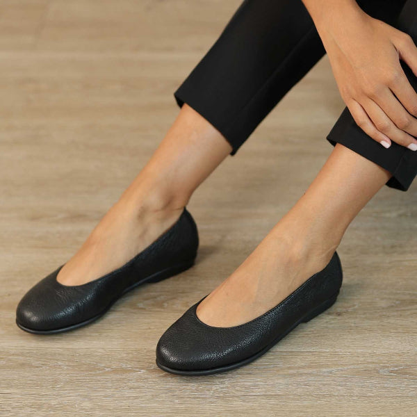 Factory Shop Flat Pump in Black - 12546 - close up.