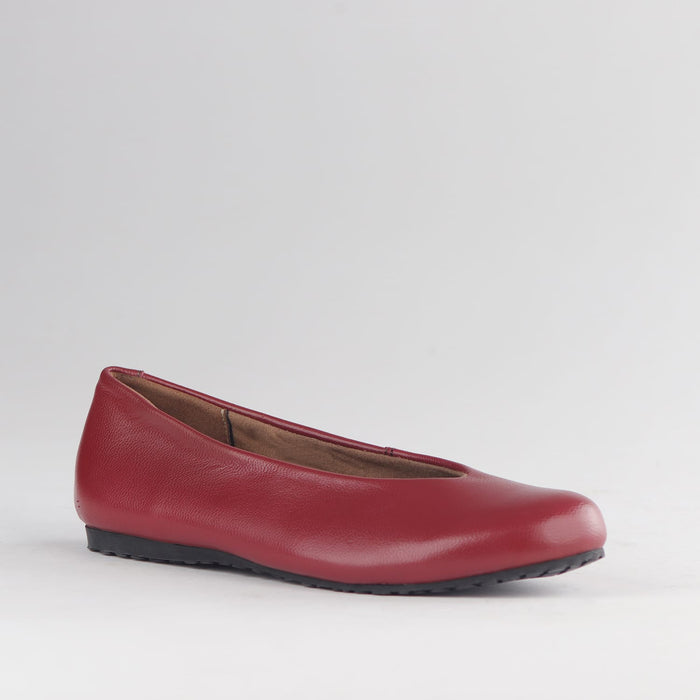 Factory Shop Shoes Froggie Women’s Pump- Red Leather- 13039 - side angle.
