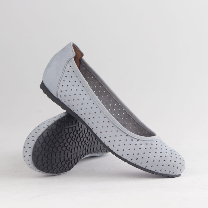 Froggie Shoes Pumps Flat Punched Pump - pair.