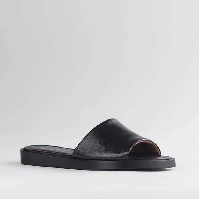 Froggie Shoes Shoes Froggie Women's Flat Sandal-Black Leather - 12865