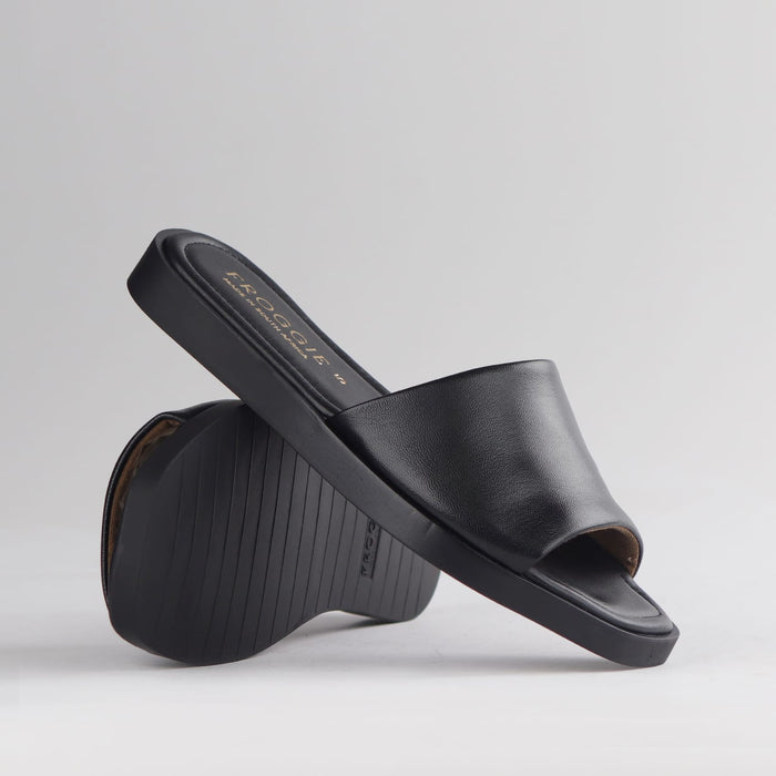 Froggie Shoes Shoes Froggie Women's Flat Sandal-Black Leather - 12865
