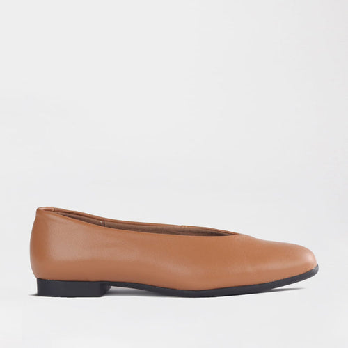 Froggie Shoes Shoes Froggie Women's Flat Pump Shoe-Tan leather - 13004