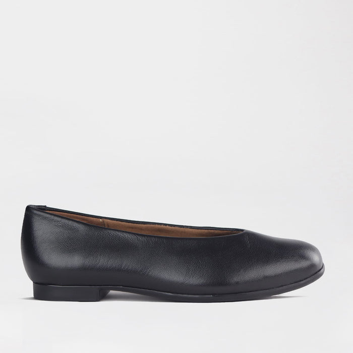Froggie Shoes Shoes Froggie Women's Flat Pump Shoe-Black leather - 13004