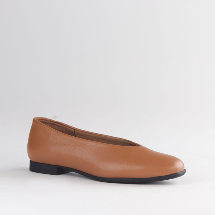 Froggie Shoes Shoes Froggie Women's Flat Pump Shoe-Tan leather - 13004