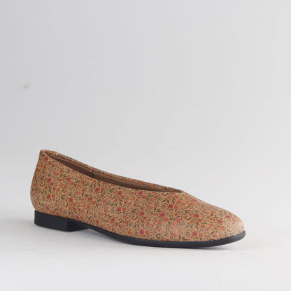 Froggie 13004 women’s flat pump in floral leather with soft leather upper, low-profile sole and versatile casual-to-smart style.