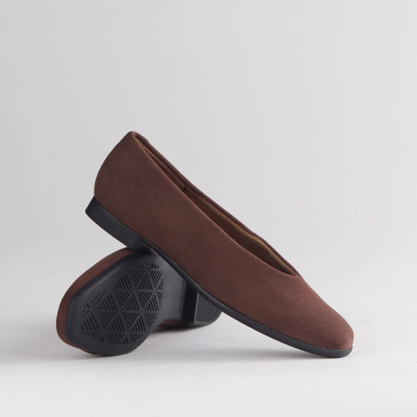 Froggie Shoes Women's Flat Pump-Brown Suede - 13004 -pair