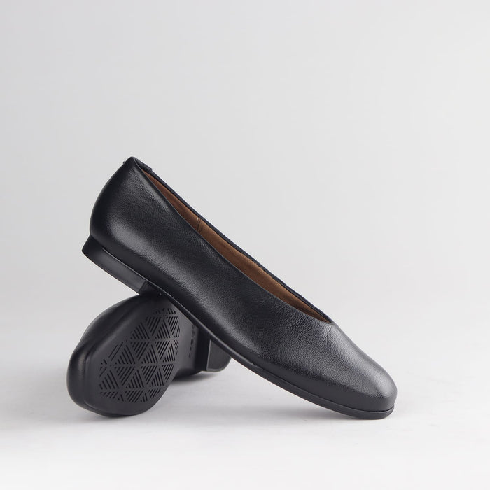 Froggie Shoes Shoes Froggie Women's Flat Pump Shoe-Black leather - 13004