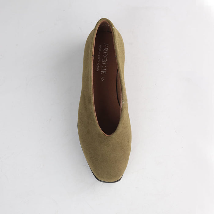 Froggie Shoes Shoes Froggie Women's Flat Pump Shoe-Olive Suede - 13004
