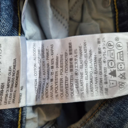 Jean Levi's 721 High Rise Skinny Bleu Délavé Raw Hem — W27 FR 36/38