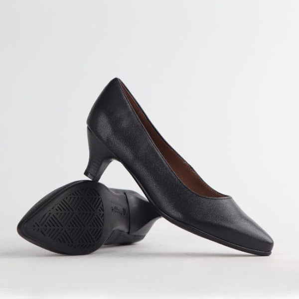 Froggie Kitten heel Court shoe in Black - 10984 - pair.