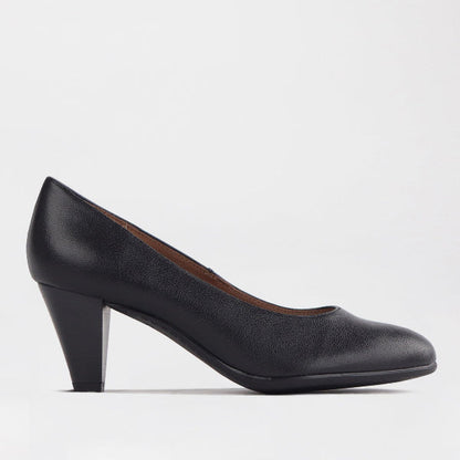 Froggie Mid Heel Court Shoe in Black - 12045 - single side.