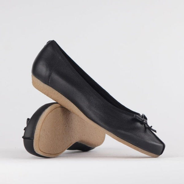 Factory Shop Pump with the Bow in Black - 12564 - pair.