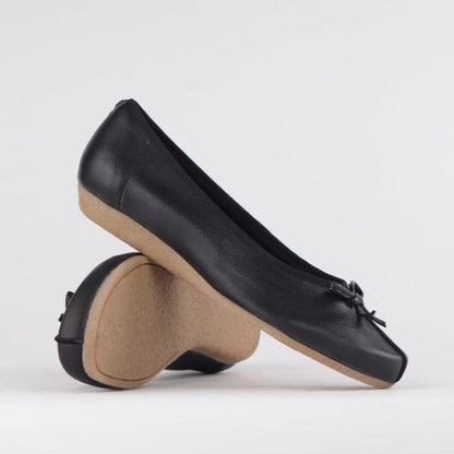 Factory Shop Pump with the Bow in Black - 12564 - pair.