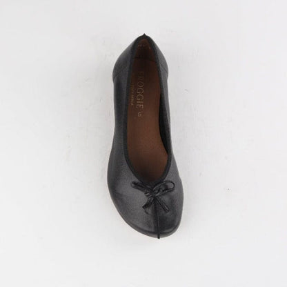 Factory Shop Pump with the Bow in Black - 12564 - top angle.