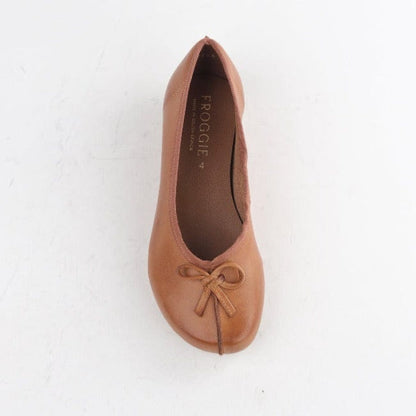 Factory Shop Pump with the Bow in Tan - 12564 - top angle.