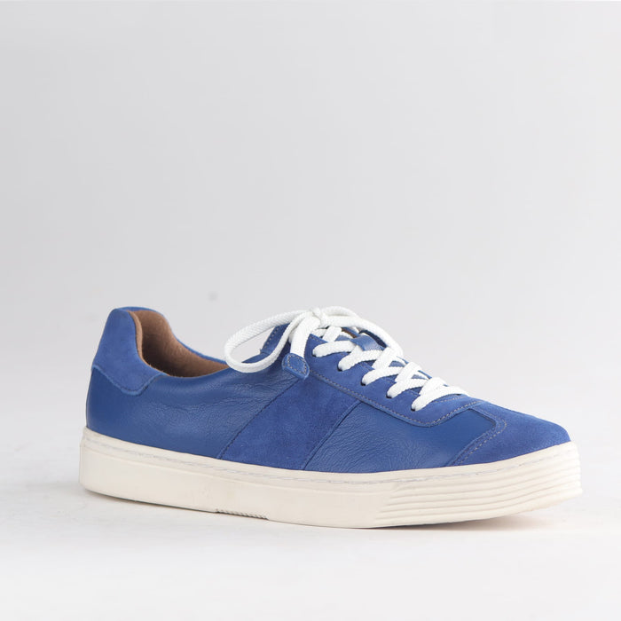 Froggie Shoes Sneakers Retro Lace-up - side angle.