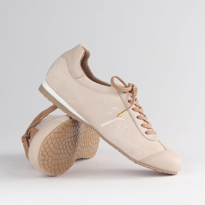 Froggie lace-up women’s sneaker in ice suede and leather with low-profile sole, soft lining style 13079, and versatile casual fashion look.