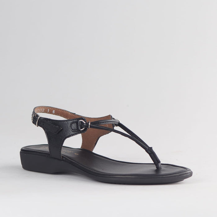 Froggie Women’s Spaghetti Thong Sandal 13075 in black leather with slim straps, cushioned footbed and lightweight summer comfort design.