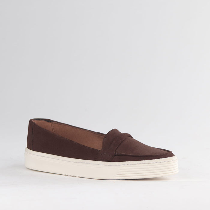 Froggie 12991 women’s suede loafer with sneaker sole in brown suede offering flexible fit, padded insole and modern casual style.
