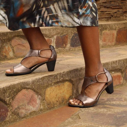 Froggie Wider Fit T-Bar Heel in Lead - 11645 - close up.