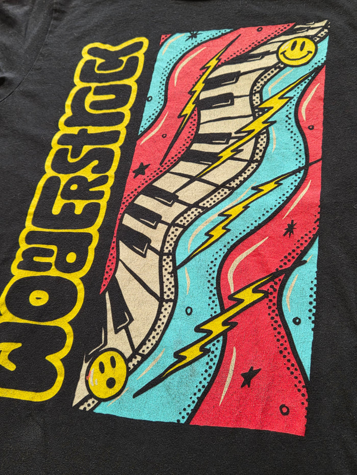 T-shirt Bella+Canvas Wonderstock Noir Délavé — Clavier Piano Psychédélique — M — 100% Coton USA Strong — Bon état