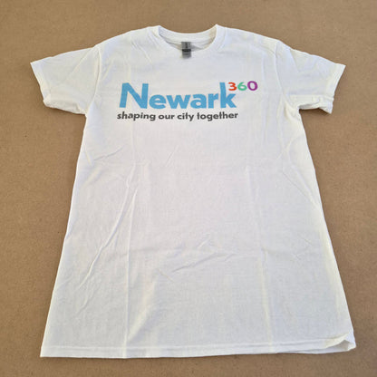 T-Shirt Graphique "Newark 360" – Style Streetwear US / Urban – Taille S
