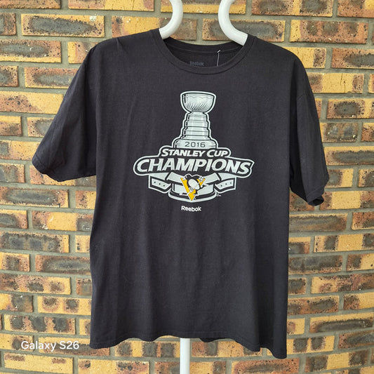 T-shirt Reebok Pittsburgh Penguins Stanley Cup Champions 2016 – XL