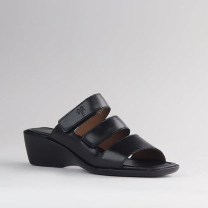 Factory Shop Shoes Froggie Women's Triple Leather strap sandal in Black - 12921