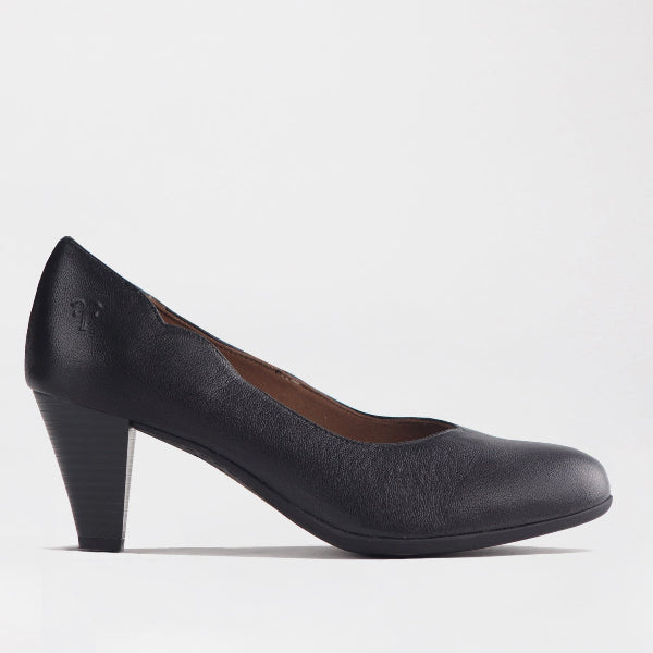 Froggie Wider Fit Mid Heel Court in Black - 10873 - single side.