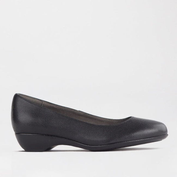 Froggie Wider Fit Court Shoe in Black - 10099 - single side.